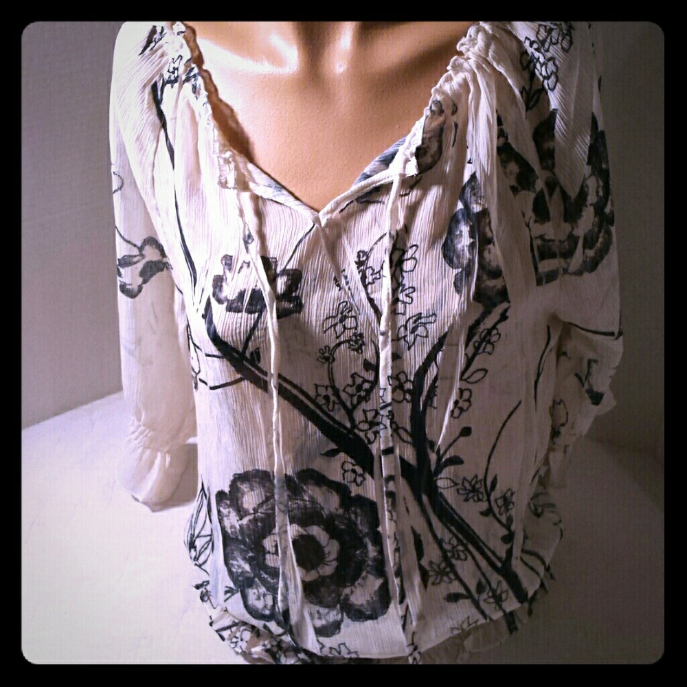 Shana K Women's M Top Short Sleeve Sheer Floral